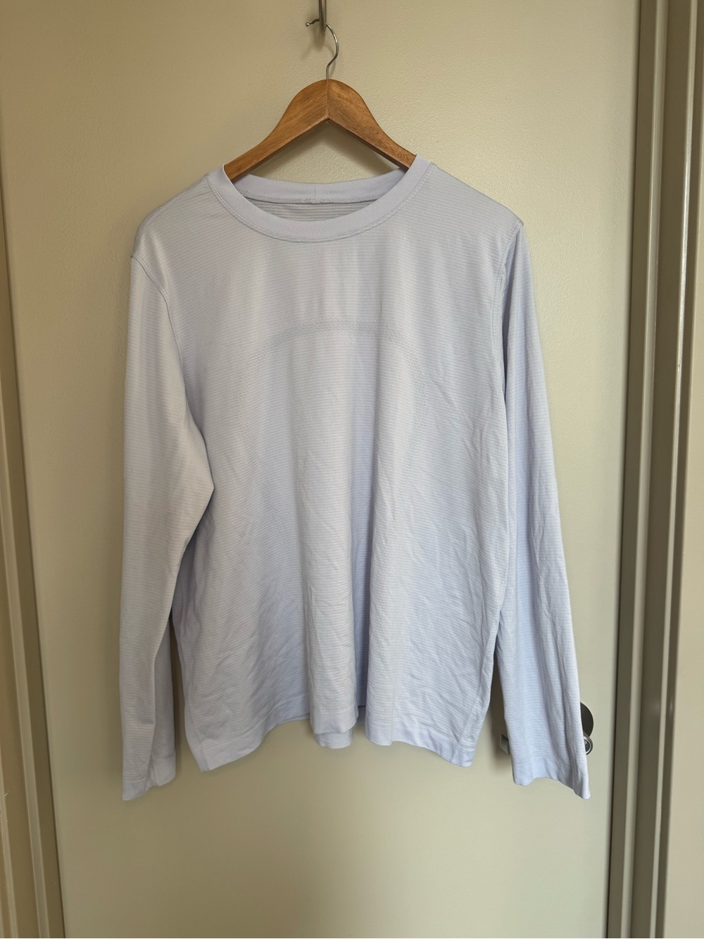 lululemon Swiftly Relaxed Long-Sleeve Shirt
Hip Length